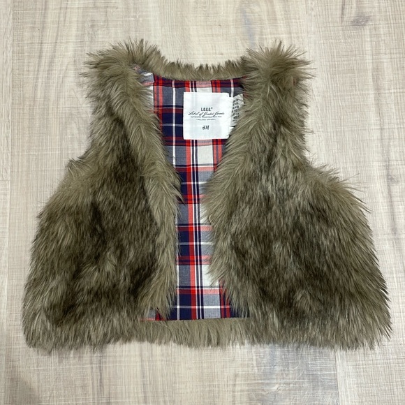 H&M Faux Fur Vest 4-5yrs - Picture 3 of 7